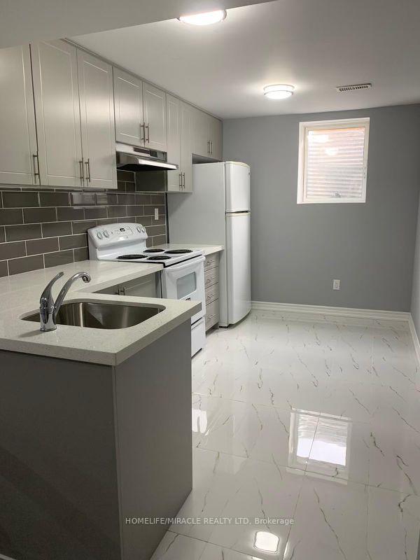 Photo 4 of Unit Bsmt, 19 Muscovy Drive, Brampton, Northwest Brampton — HOMEH