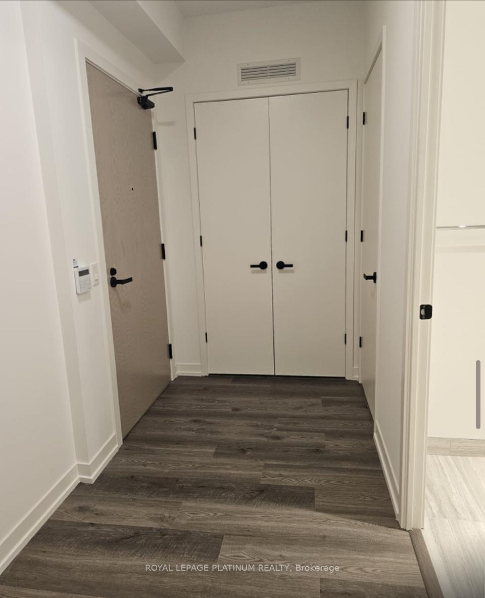 Photo 2 of Unit 3512, 8 Interchange Way, Vaughan, Vaughan Corporate Centre — HOMEH