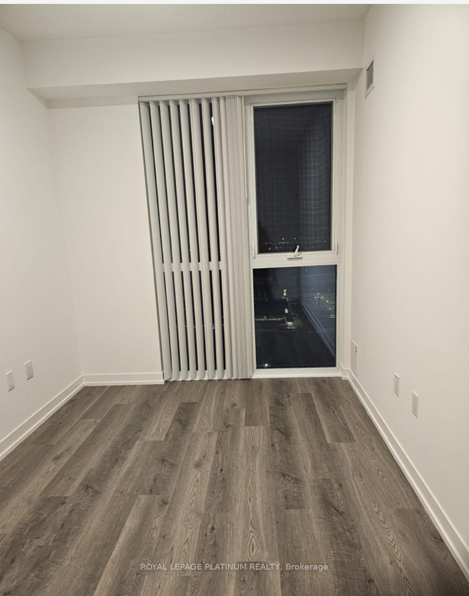 Photo 5 of Unit 3512, 8 Interchange Way, Vaughan, Vaughan Corporate Centre — HOMEH