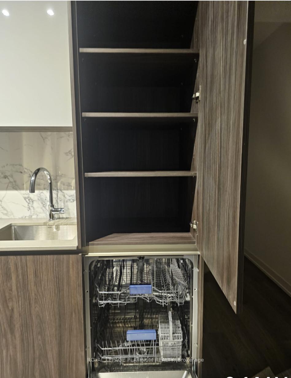 Photo 3 of Unit 3512, 8 Interchange Way, Vaughan, Vaughan Corporate Centre — HOMEH