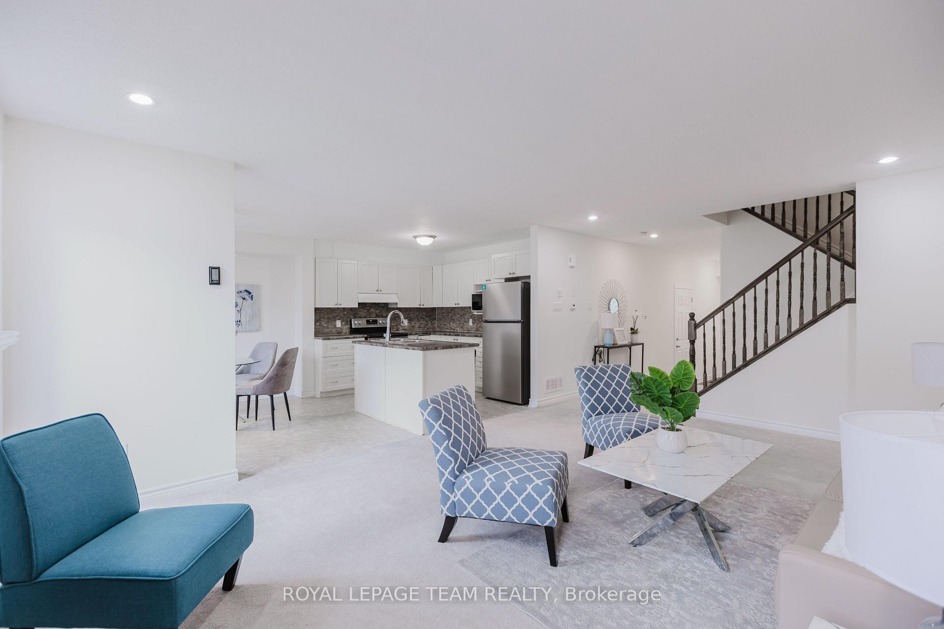 Photo 13 of 411 Temiskaming Crescent, Ottawa, Barrhaven - Strandherd — HOMEH