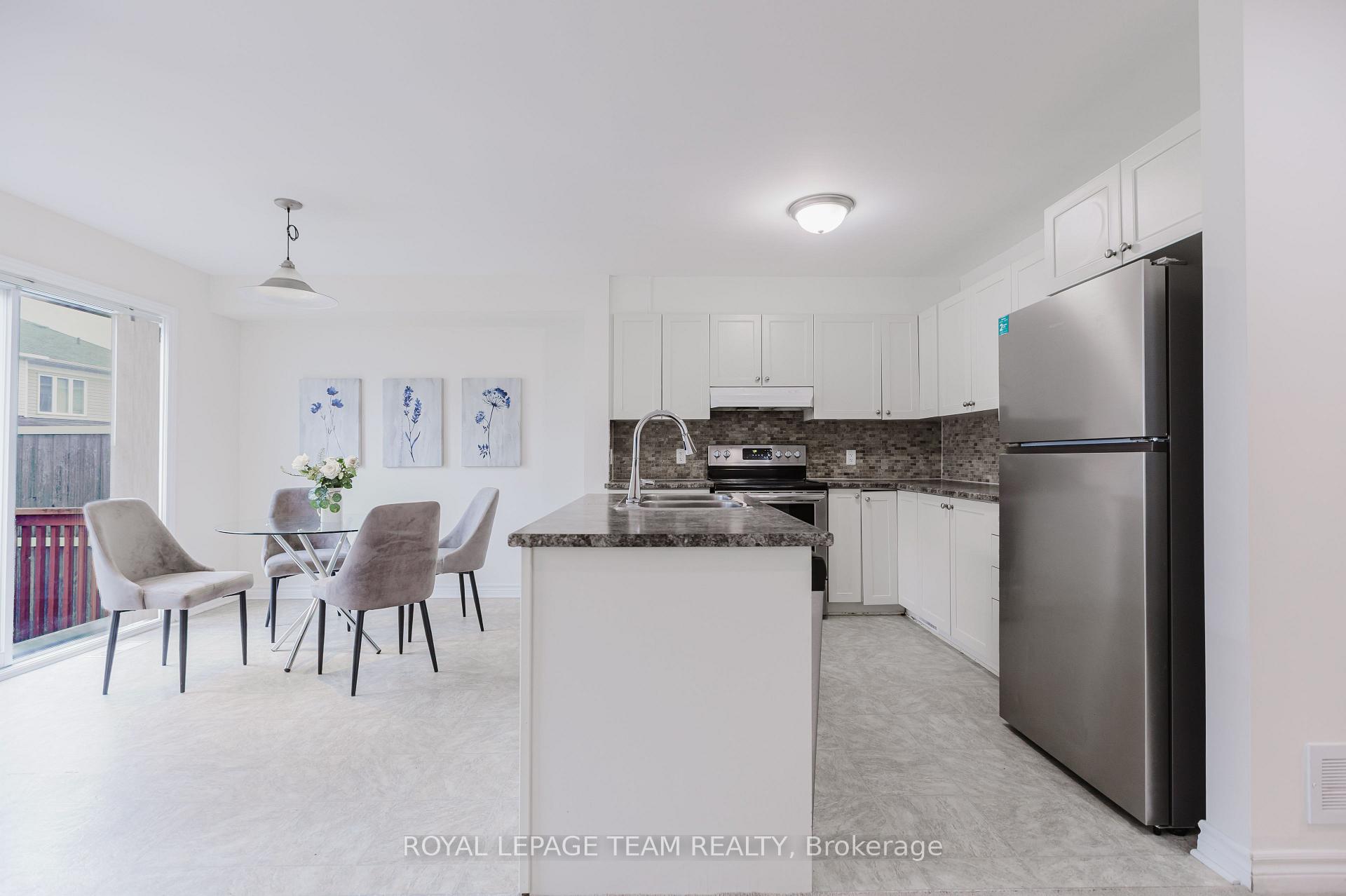 Photo 14 of 411 Temiskaming Crescent, Ottawa, Barrhaven - Strandherd — HOMEH