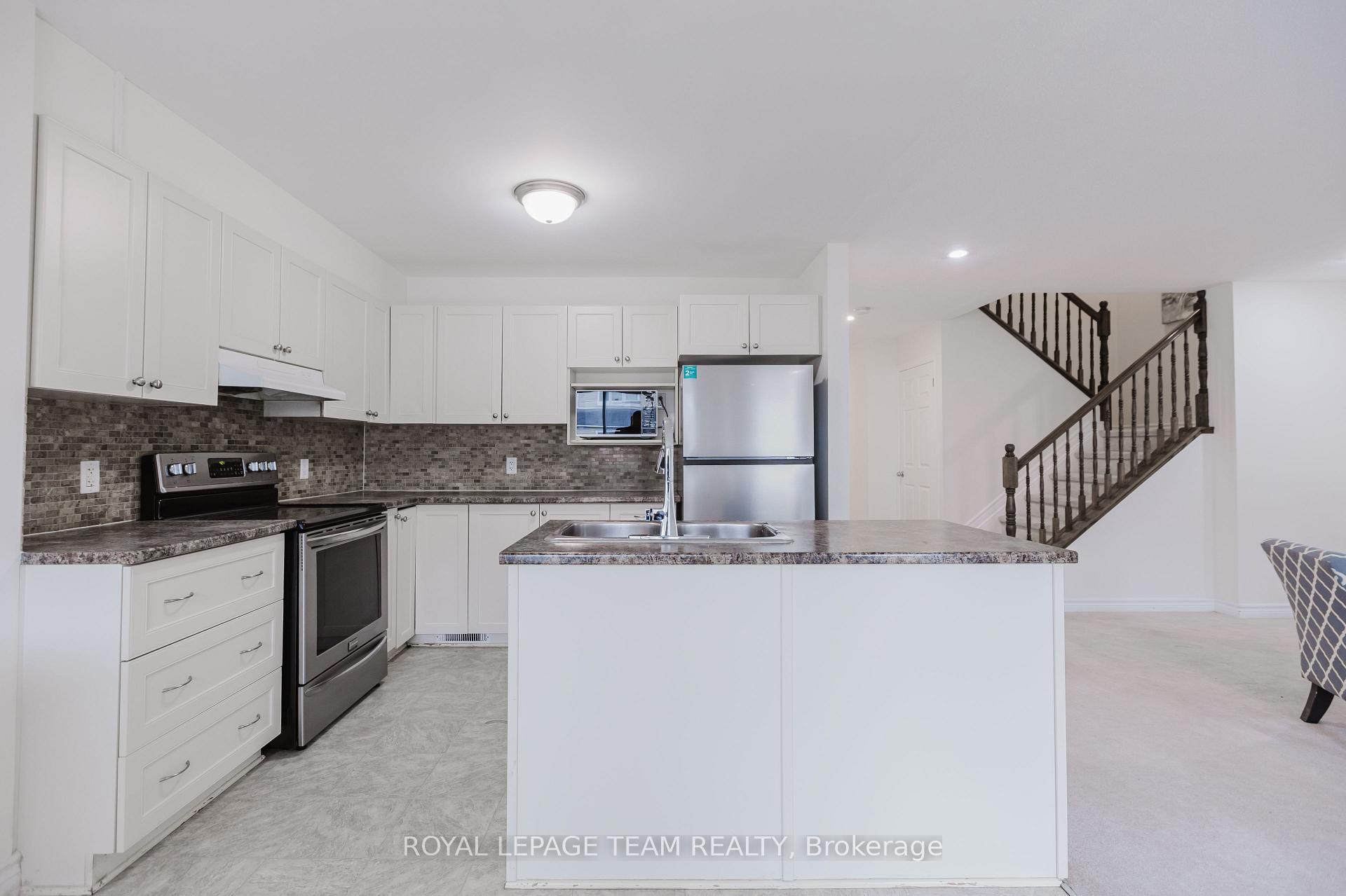 Photo 16 of 411 Temiskaming Crescent, Ottawa, Barrhaven - Strandherd — HOMEH