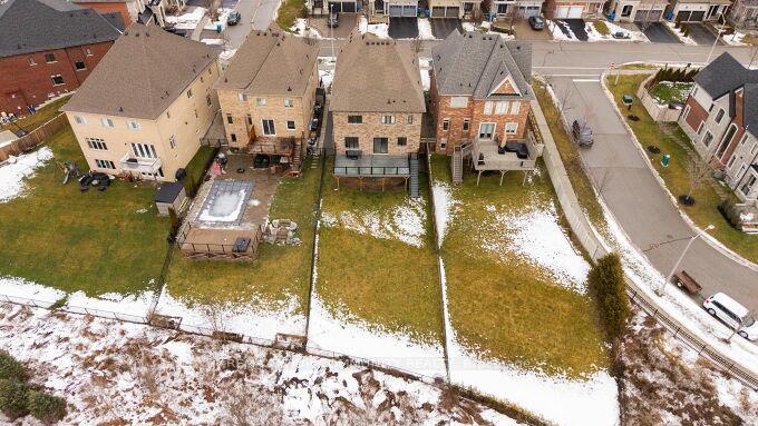 Photo 14 of 95 Strawbridge Farm Drive, Aurora, Aurora Grove — HOMEH