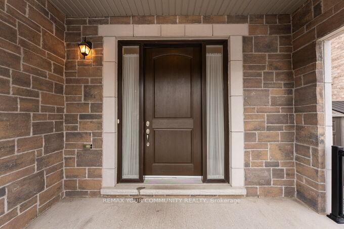 Photo 2 of 95 Strawbridge Farm Drive, Aurora, Aurora Grove — HOMEH