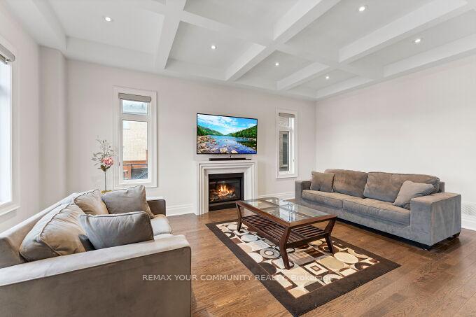 Photo 13 of 95 Strawbridge Farm Drive, Aurora, Aurora Grove — HOMEH