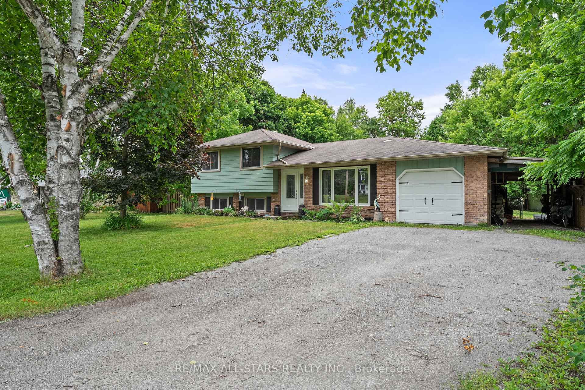 Front of 9921 Old Homestead Road