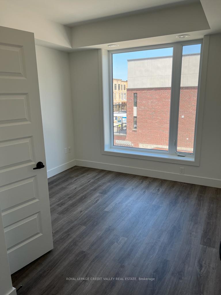 Photo 5 of Unit 303, 103 Roger Street N, Waterloo — HOMEH