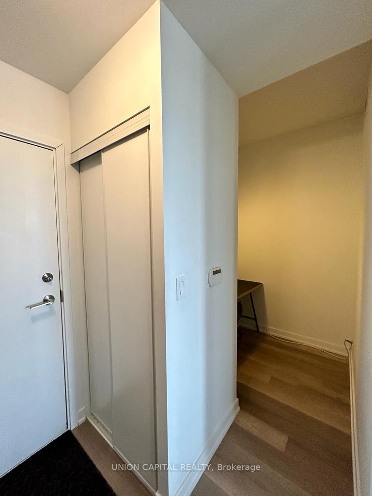 Photo 4 of Unit 1606, 181 Huron Street, Toronto, Kensington-Chinatown — HOMEH