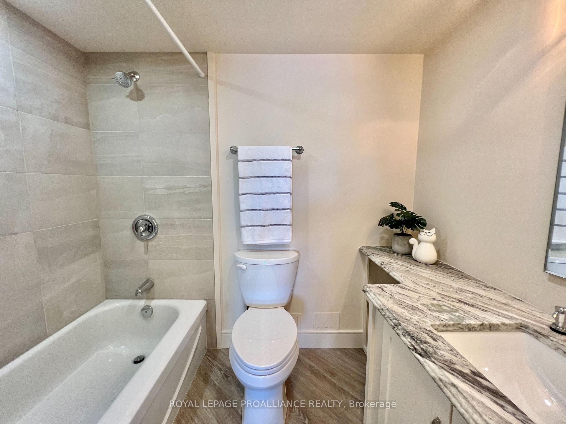 Photo 8 of Unit 604, 344 Front Street, Belleville, Belleville Ward — HOMEH