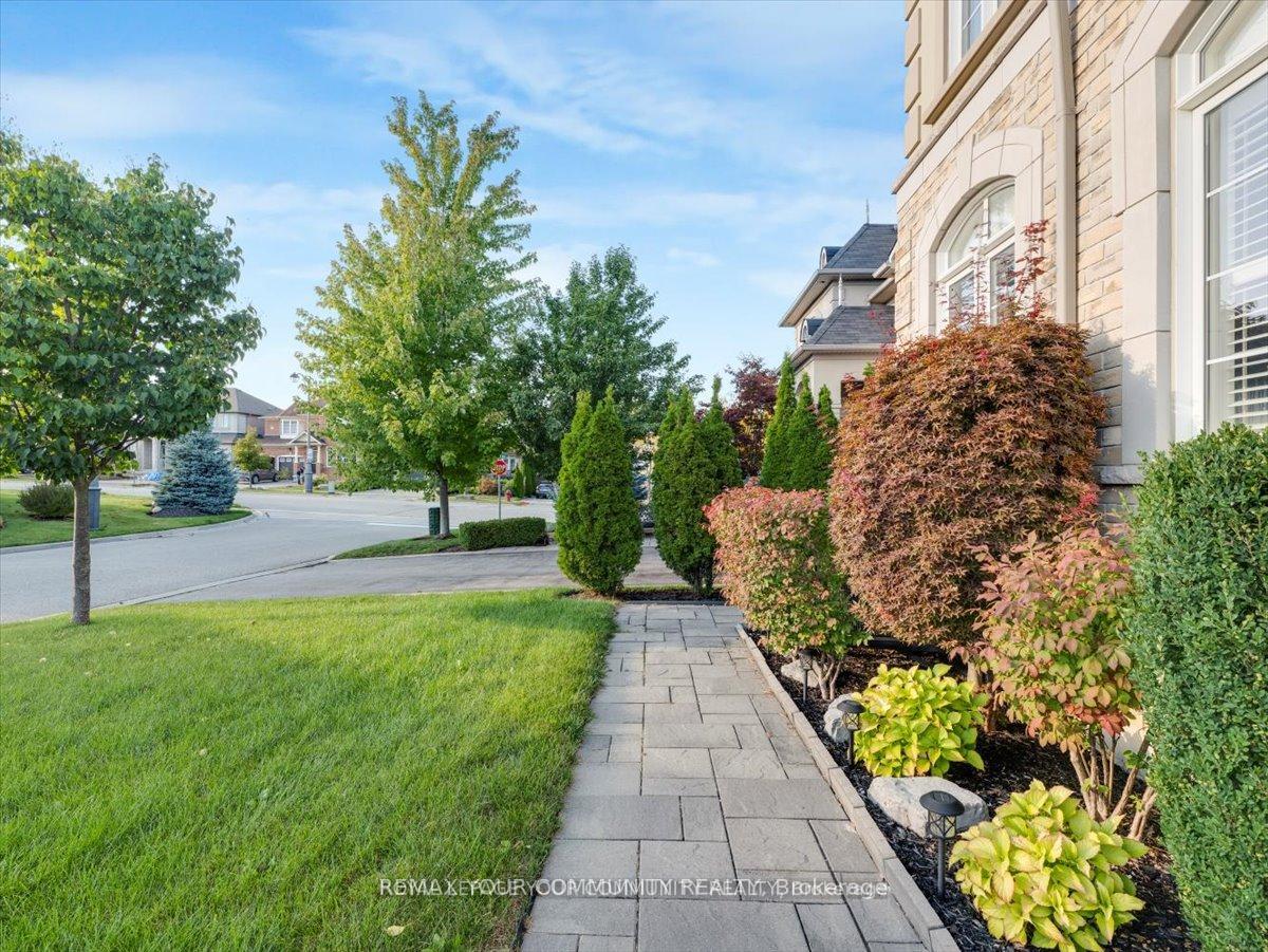 Photo 38 of 9 Heaney Court, Aurora, Bayview Northeast — HOMEH