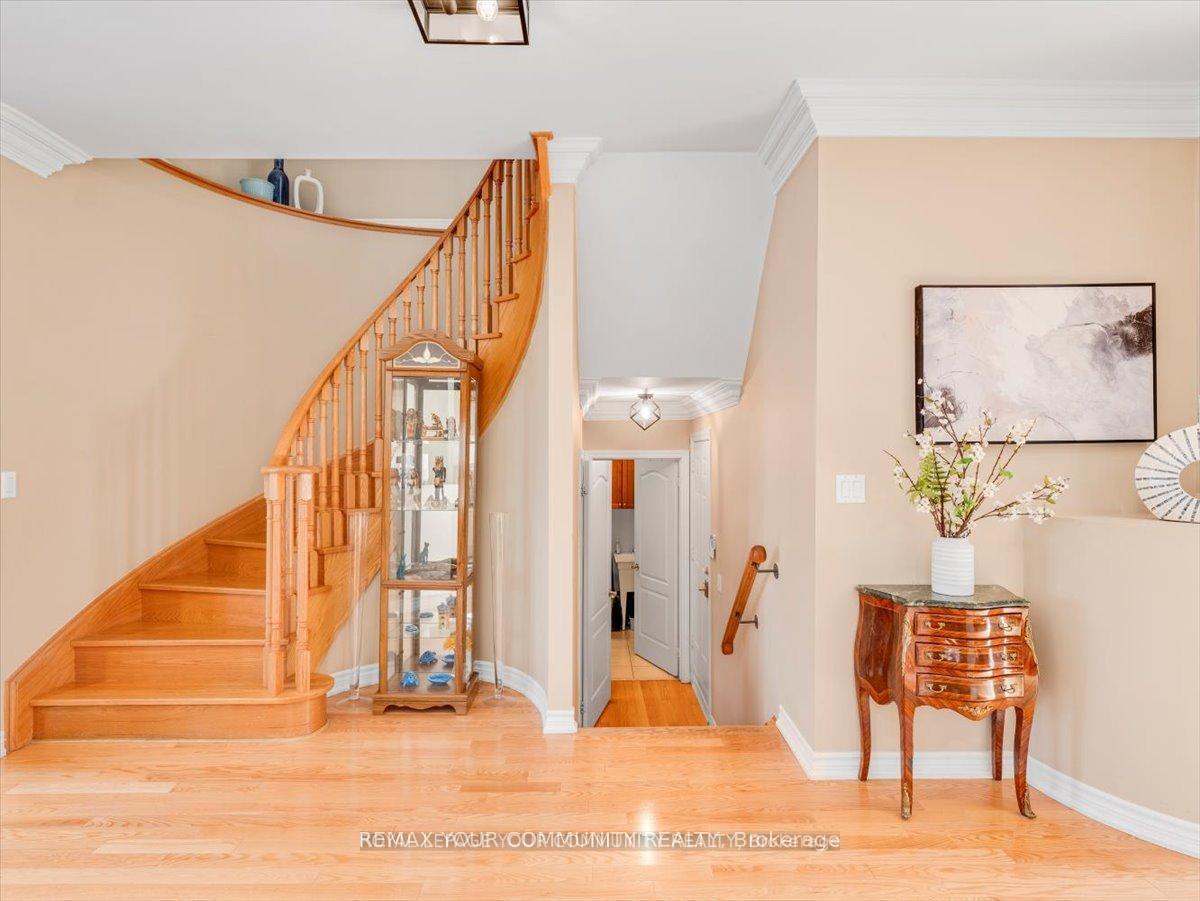 Photo 16 of 9 Heaney Court, Aurora, Bayview Northeast — HOMEH