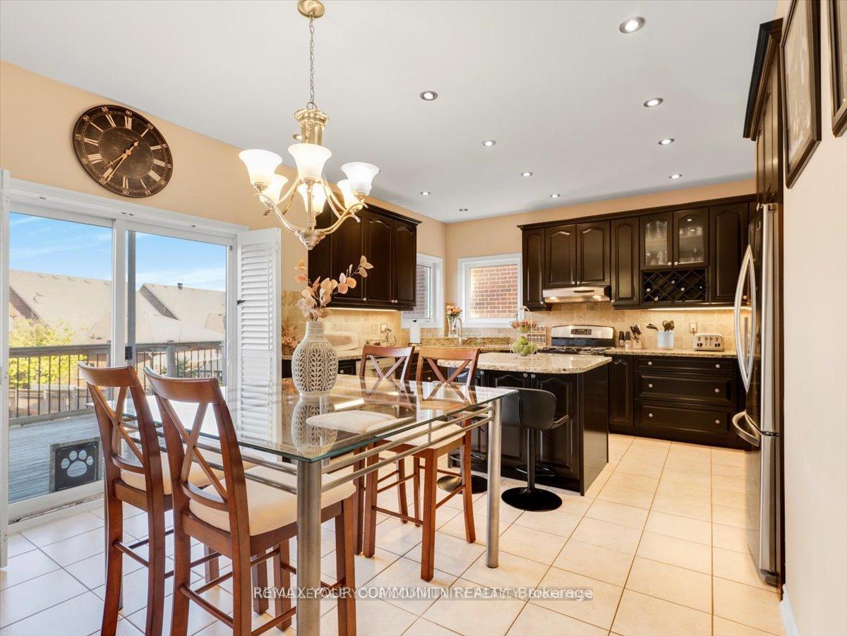 Photo 9 of 9 Heaney Court, Aurora, Bayview Northeast — HOMEH