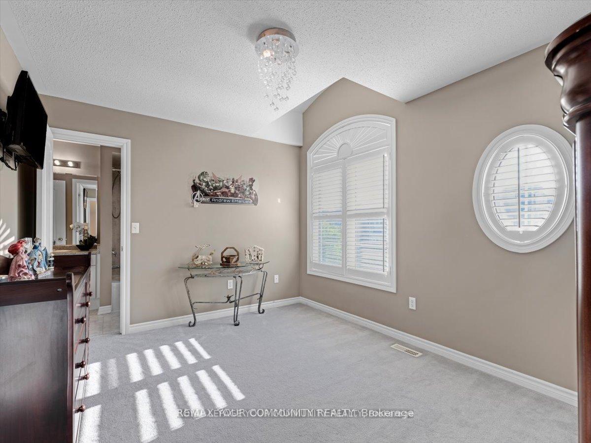 Photo 17 of 9 Heaney Court, Aurora, Bayview Northeast — HOMEH