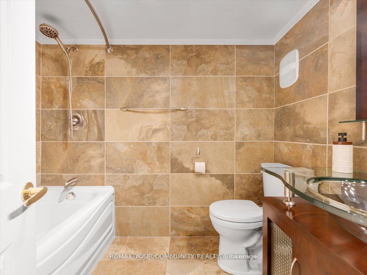 Photo 26 of 9 Heaney Court, Aurora, Bayview Northeast — HOMEH