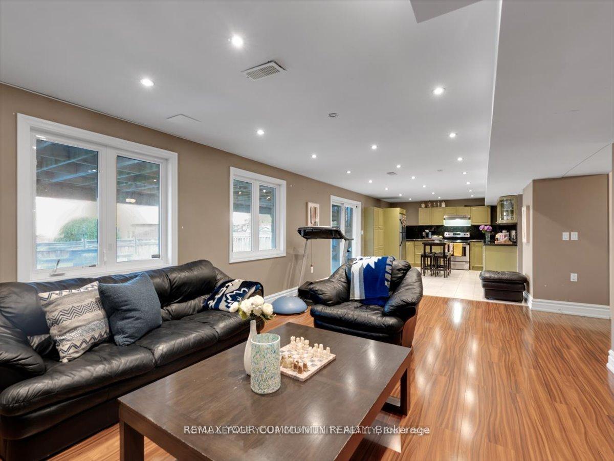 Photo 37 of 9 Heaney Court, Aurora, Bayview Northeast — HOMEH