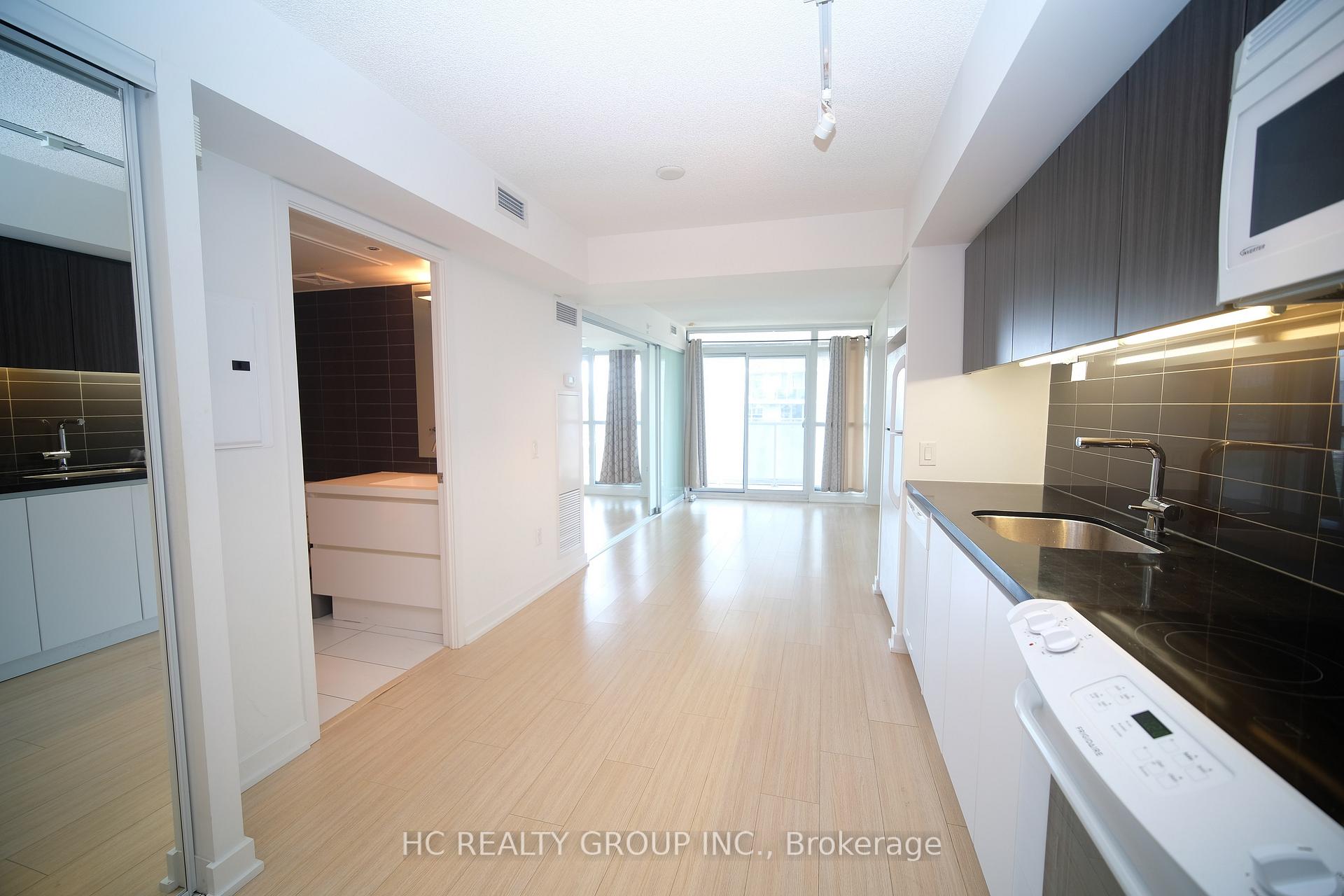 Photo 5 of Unit 722, 85 Queens Wharf Road, Toronto, Waterfront Communities — HOMEH