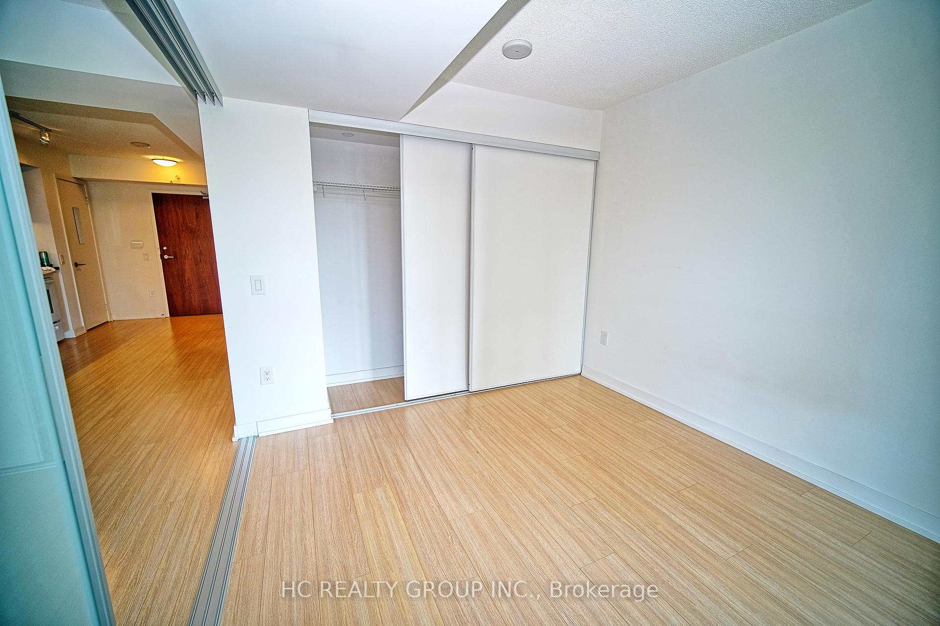 Photo 2 of Unit 722, 85 Queens Wharf Road, Toronto, Waterfront Communities — HOMEH