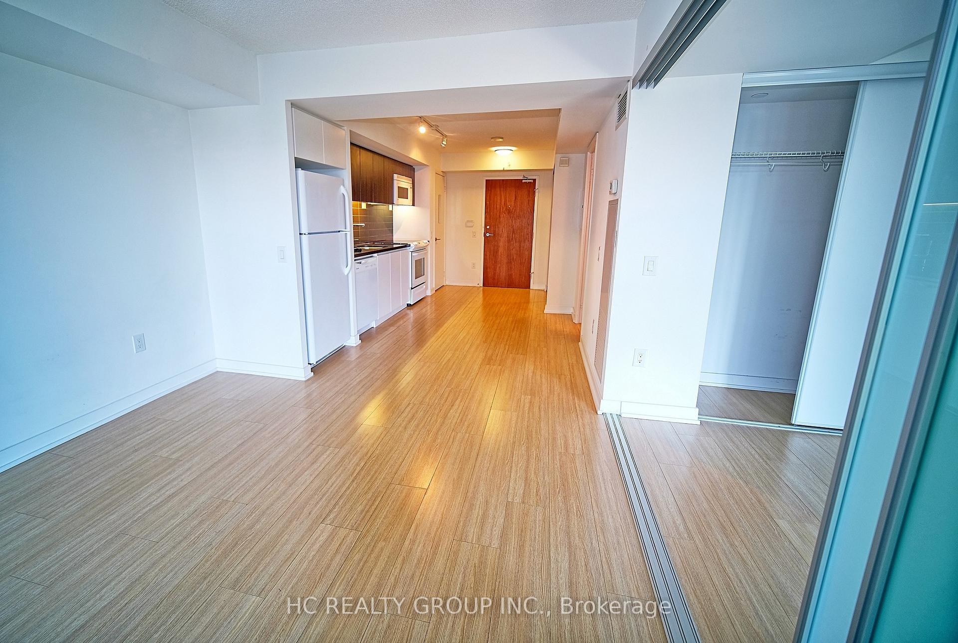 Photo 12 of Unit 722, 85 Queens Wharf Road, Toronto, Waterfront Communities — HOMEH