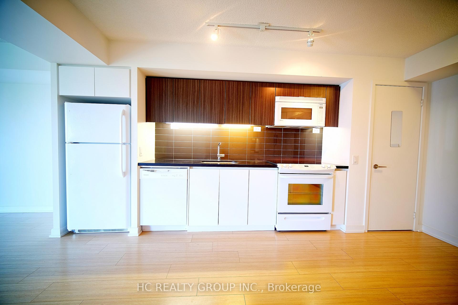 Photo 11 of Unit 722, 85 Queens Wharf Road, Toronto, Waterfront Communities — HOMEH