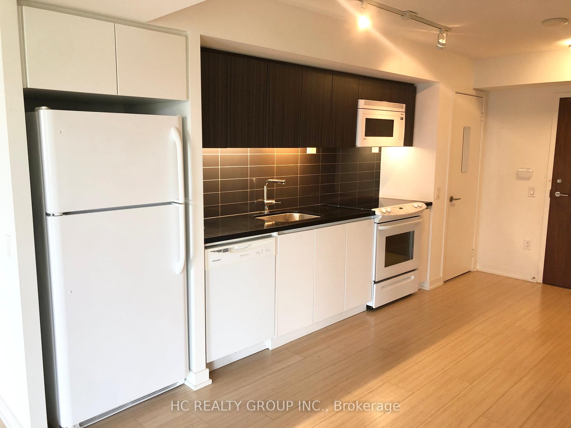 Photo 13 of Unit 722, 85 Queens Wharf Road, Toronto, Waterfront Communities — HOMEH