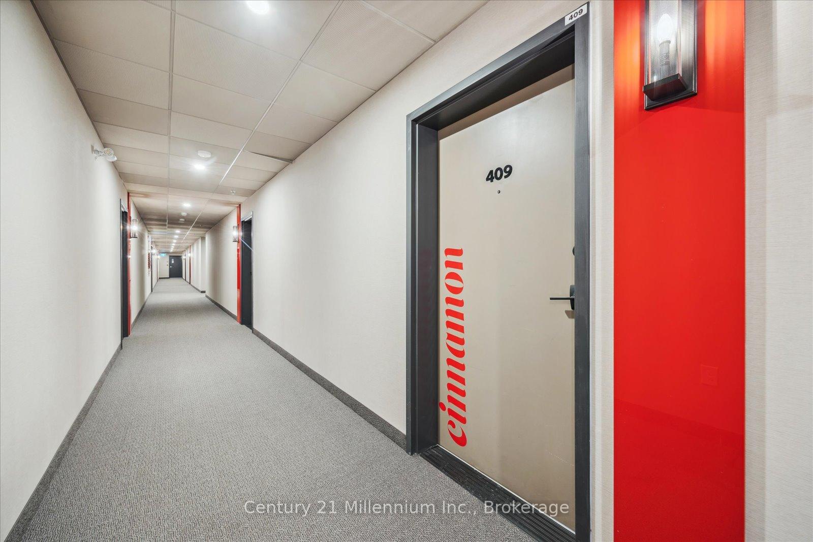 Photo 4 of Unit 409, 10 Culinary Lane, Barrie, Rural Barrie Southeast — HOMEH