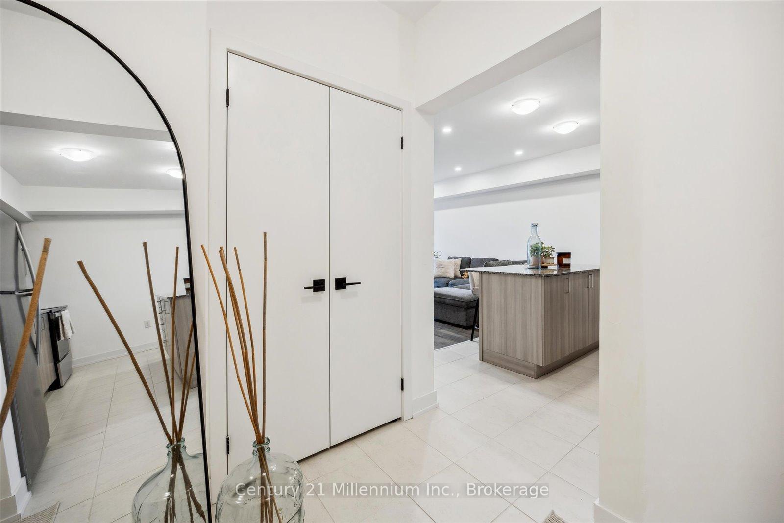 Photo 16 of Unit 409, 10 Culinary Lane, Barrie, Rural Barrie Southeast — HOMEH
