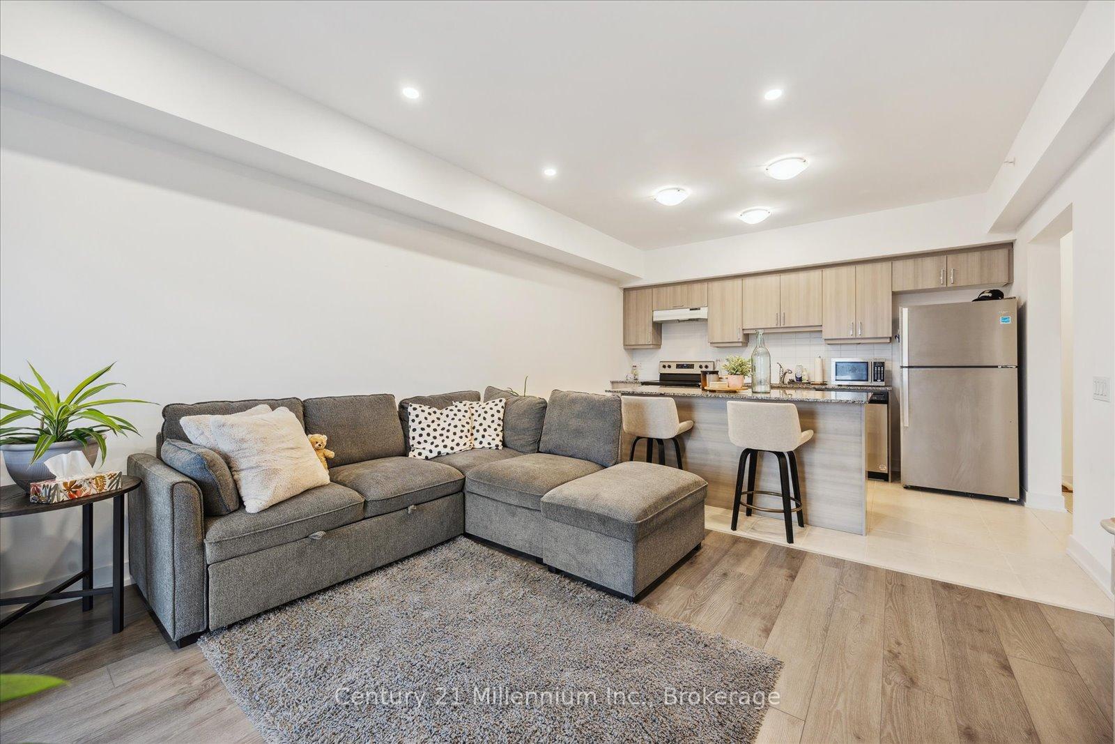 Photo 13 of Unit 409, 10 Culinary Lane, Barrie, Rural Barrie Southeast — HOMEH