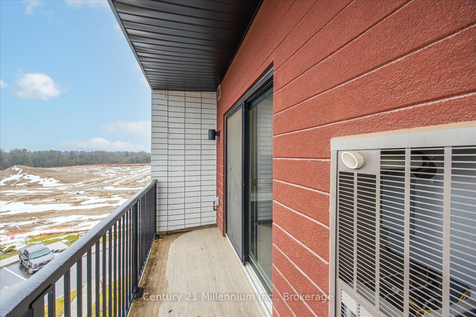 Photo 31 of Unit 409, 10 Culinary Lane, Barrie, Rural Barrie Southeast — HOMEH