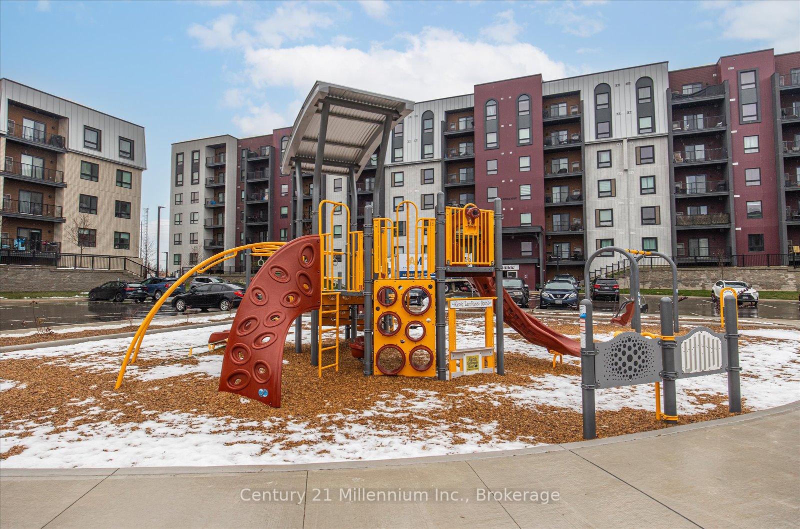 Photo 32 of Unit 409, 10 Culinary Lane, Barrie, Rural Barrie Southeast — HOMEH