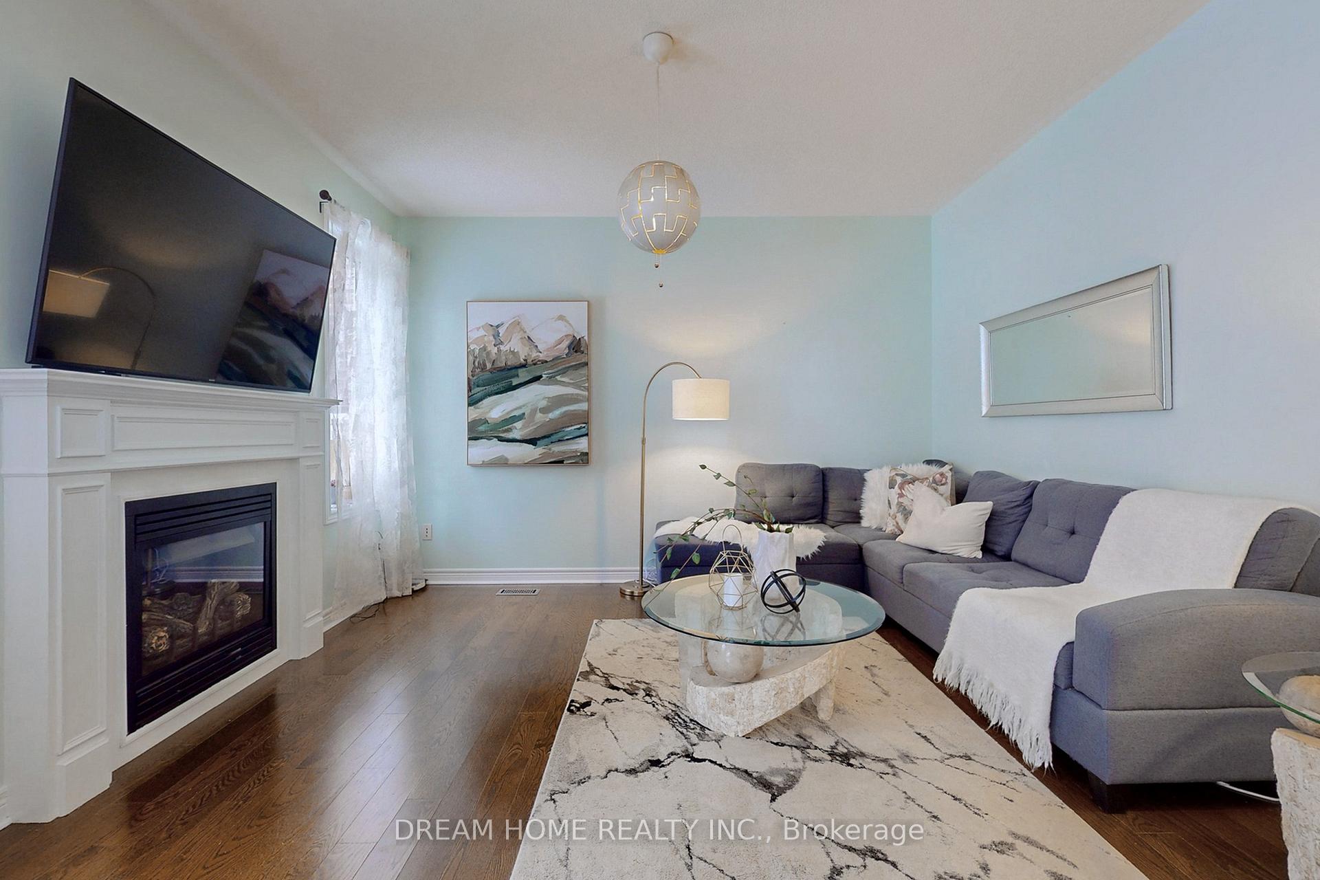 Photo 1 of 63 Murray Tabb Street, Clarington, Bowmanville — HOMEH