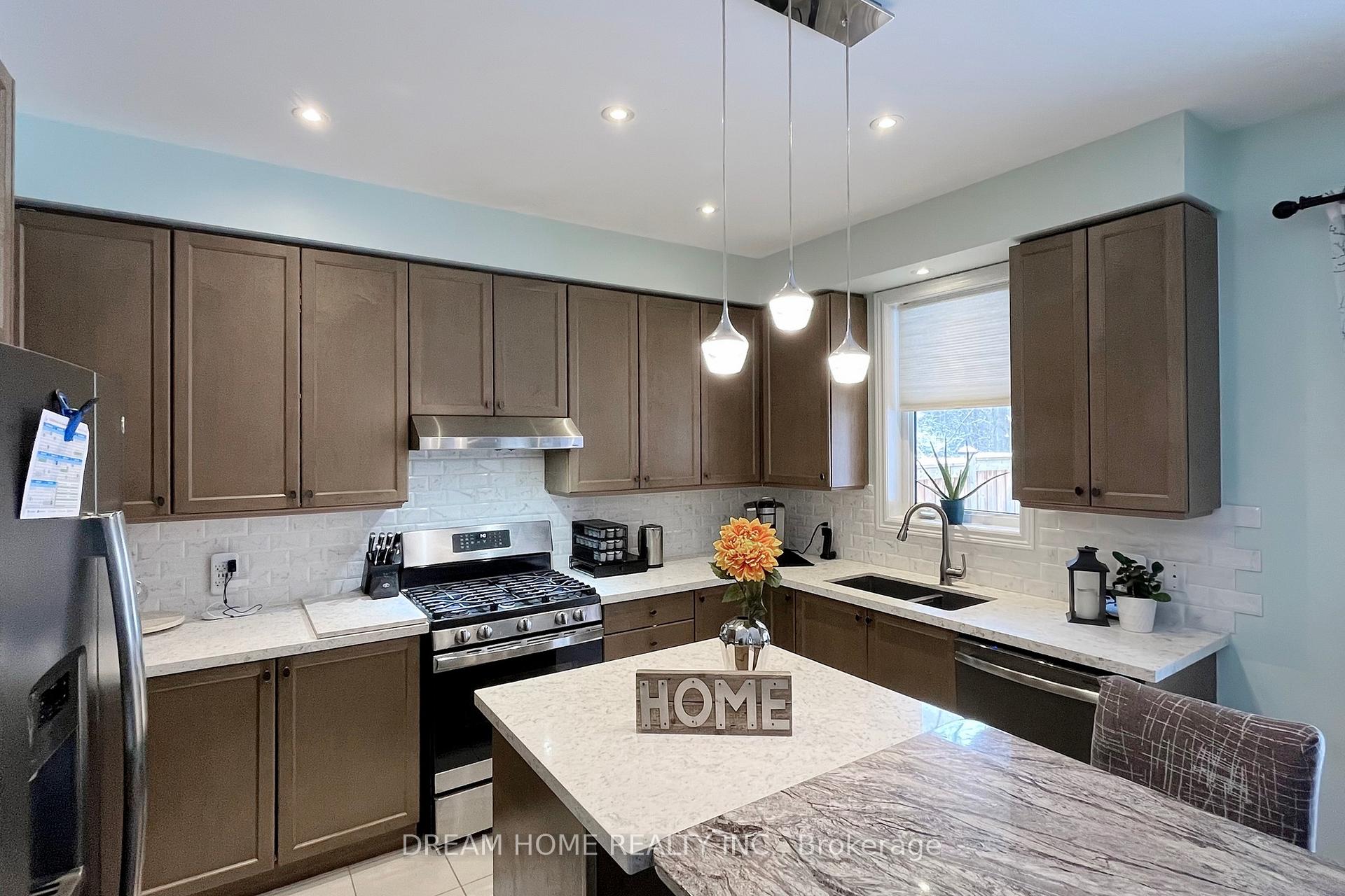 Photo 10 of 63 Murray Tabb Street, Clarington, Bowmanville — HOMEH