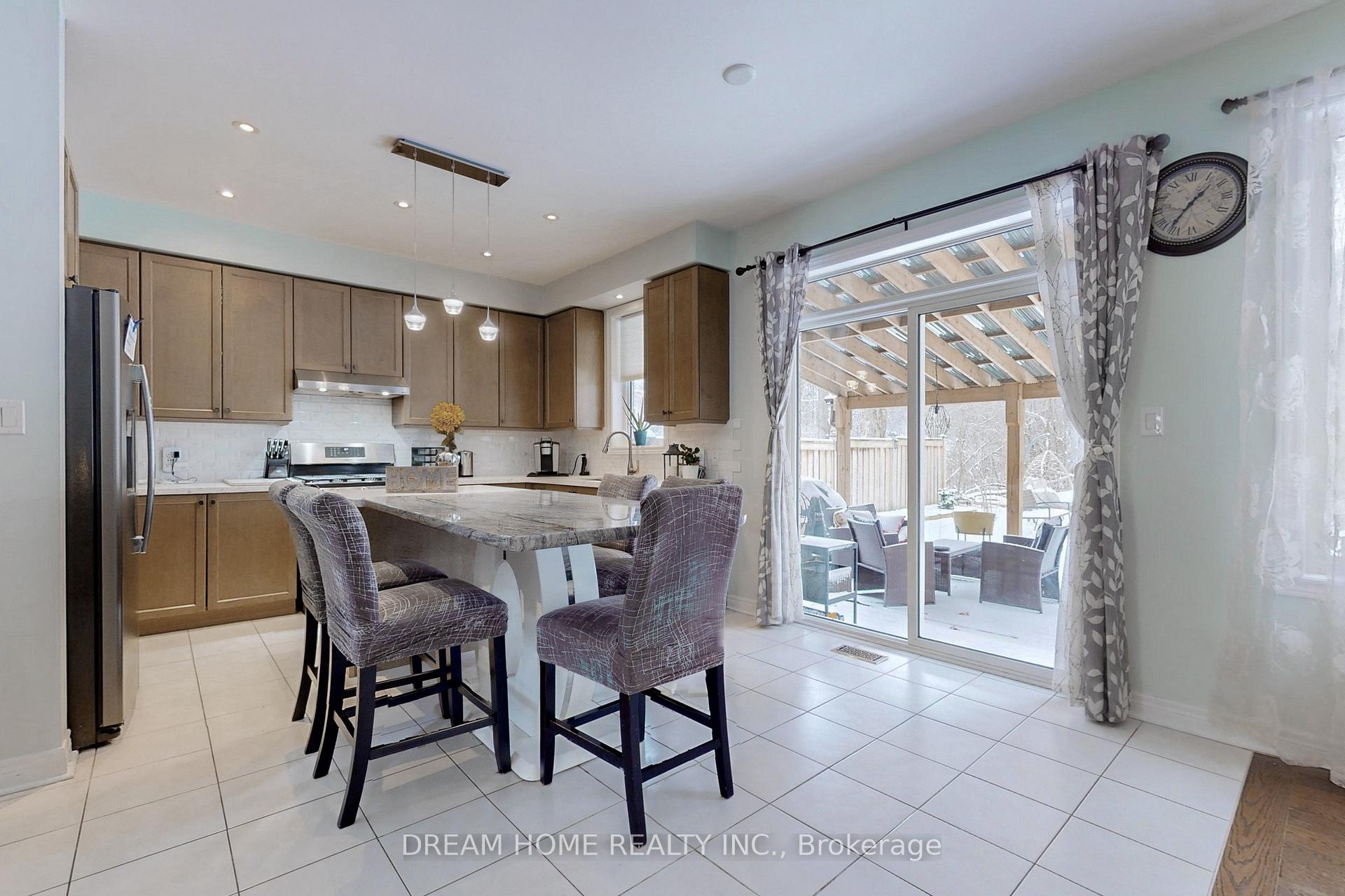Photo 11 of 63 Murray Tabb Street, Clarington, Bowmanville — HOMEH