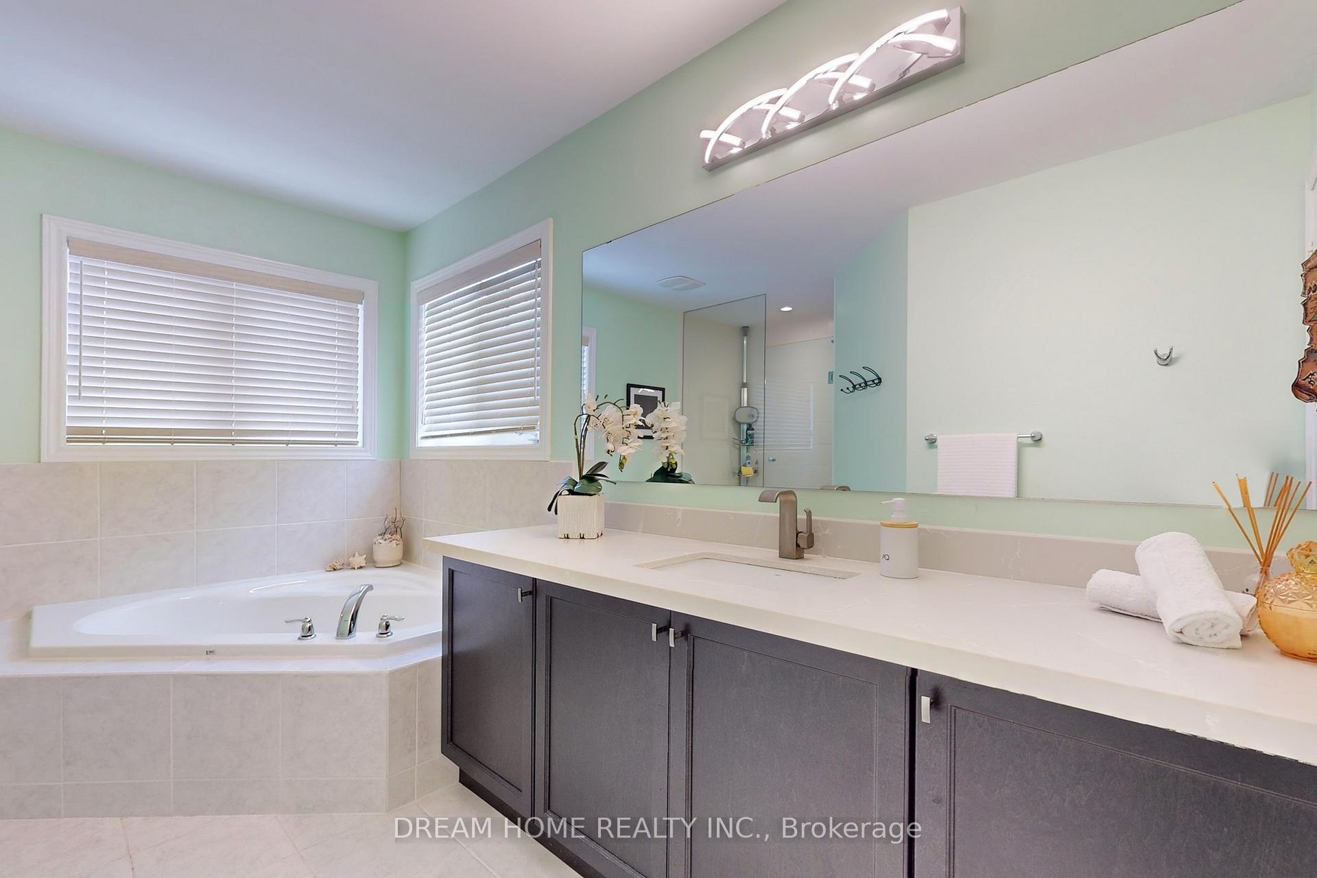 Photo 19 of 63 Murray Tabb Street, Clarington, Bowmanville — HOMEH