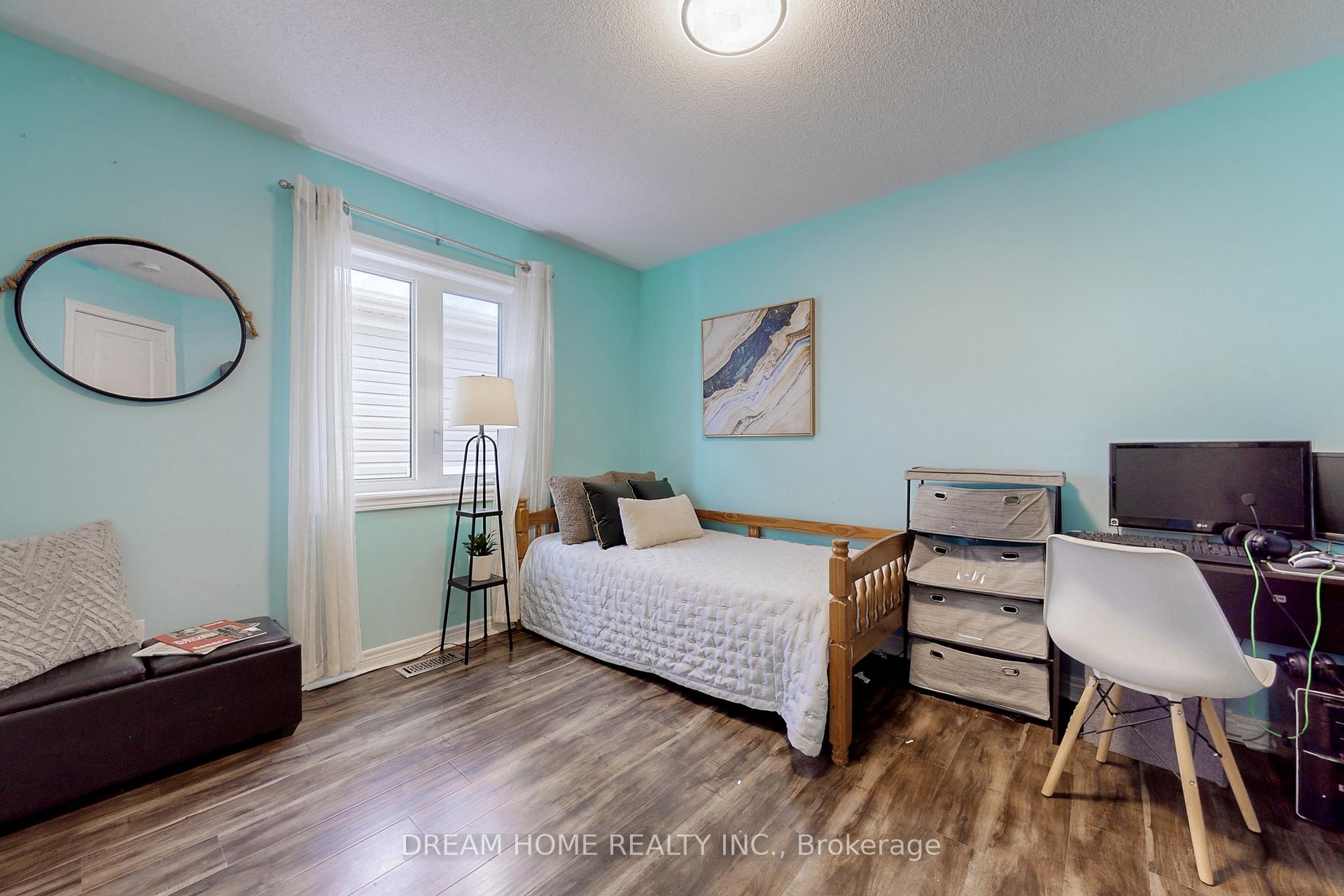 Photo 25 of 63 Murray Tabb Street, Clarington, Bowmanville — HOMEH