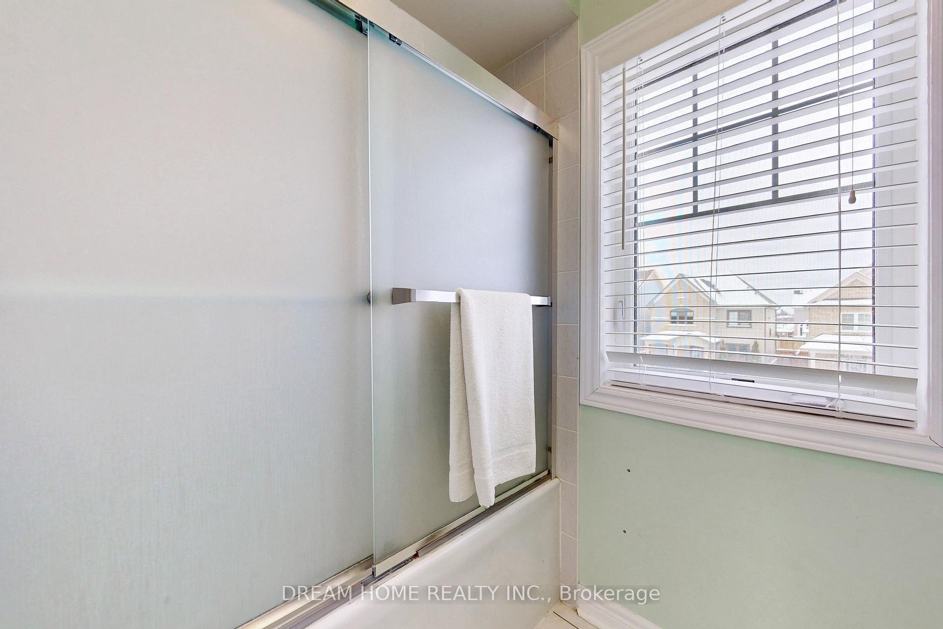 Photo 28 of 63 Murray Tabb Street, Clarington, Bowmanville — HOMEH