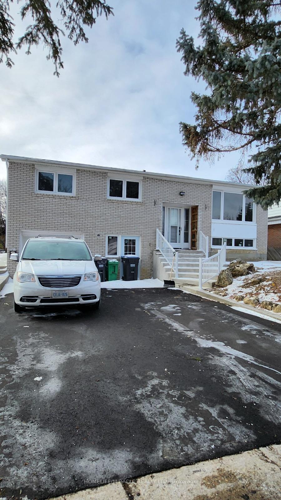 Photo 1 of Unit Main, 219 Mcmurchy Avenue, Brampton, Brampton South — HOMEH