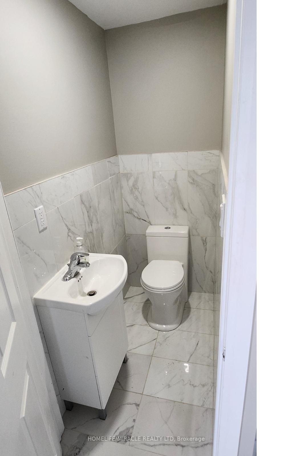 Photo 11 of Unit Main, 219 Mcmurchy Avenue, Brampton, Brampton South — HOMEH