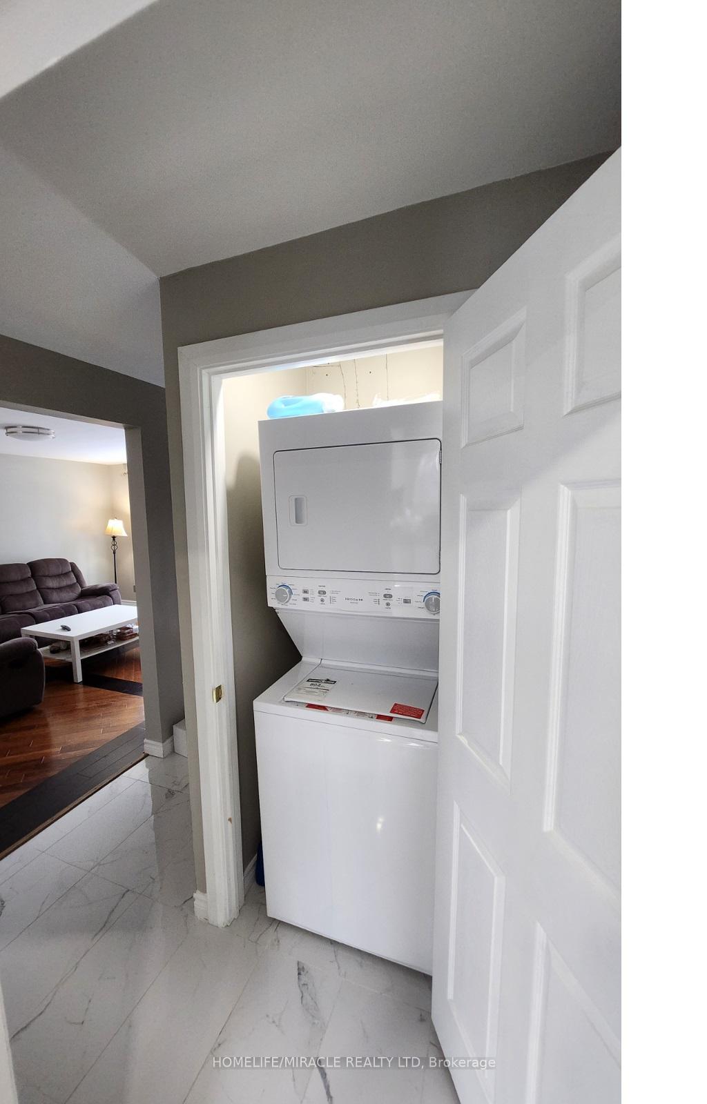 Photo 12 of Unit Main, 219 Mcmurchy Avenue, Brampton, Brampton South — HOMEH