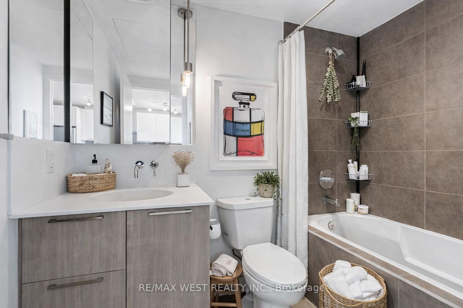 Photo 7 of Unit 1503, 95 Bathurst Street, Toronto, Waterfront Communities — HOMEH