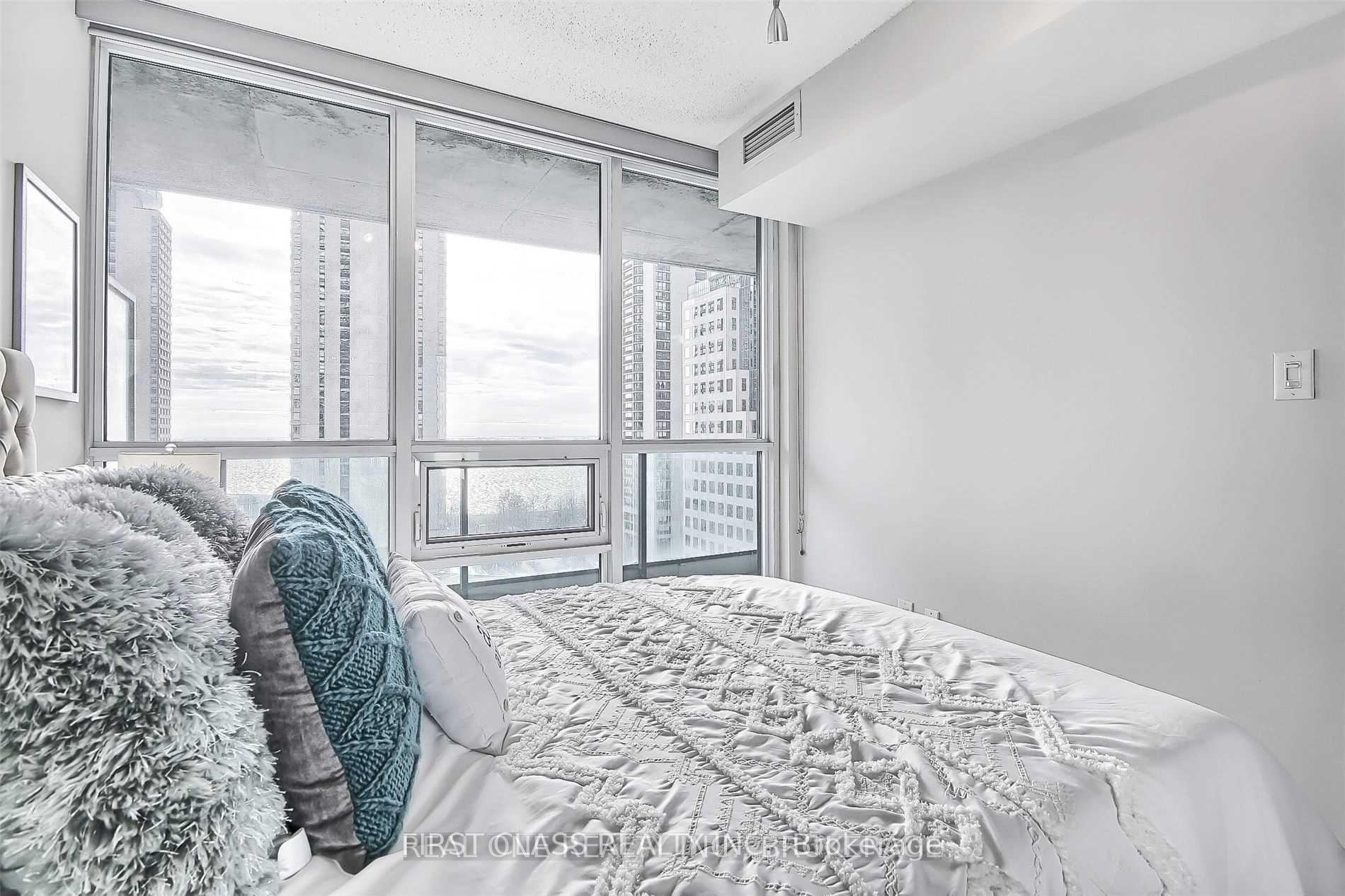 Photo 7 of Unit 1409, 33 Bay Street, Toronto, Waterfront Communities — HOMEH