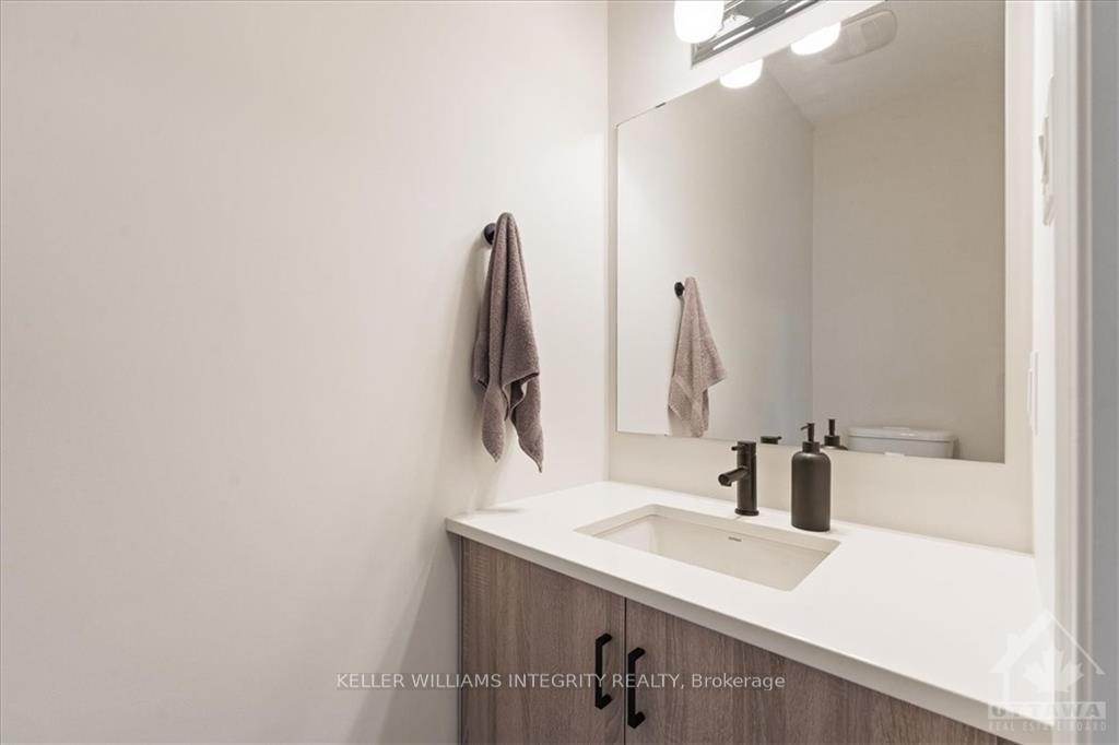 Photo 3 of 1060 Kijik Crescent, Ottawa, Blossom Park/Kemp Park/Findlay Creek — HOMEH