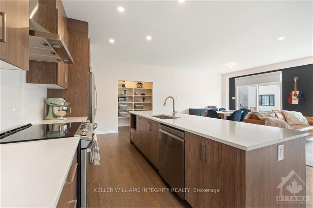 Photo 5 of 1060 Kijik Crescent, Ottawa, Blossom Park/Kemp Park/Findlay Creek — HOMEH