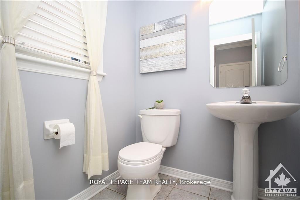 Photo 8 of 135 Stoneway Drive, Ottawa, Barrhaven East — HOMEH