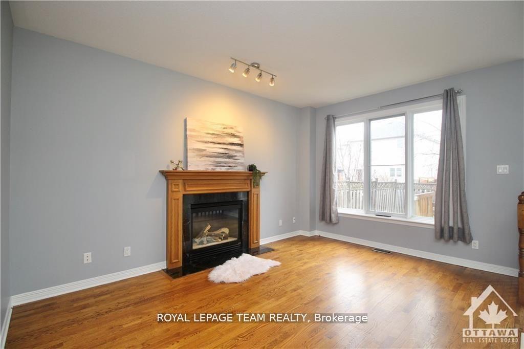 Photo 11 of 135 Stoneway Drive, Ottawa, Barrhaven East — HOMEH