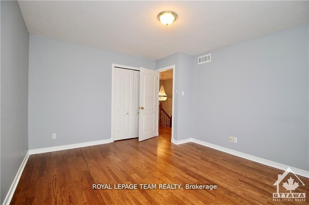 Photo 24 of 135 Stoneway Drive, Ottawa, Barrhaven East — HOMEH