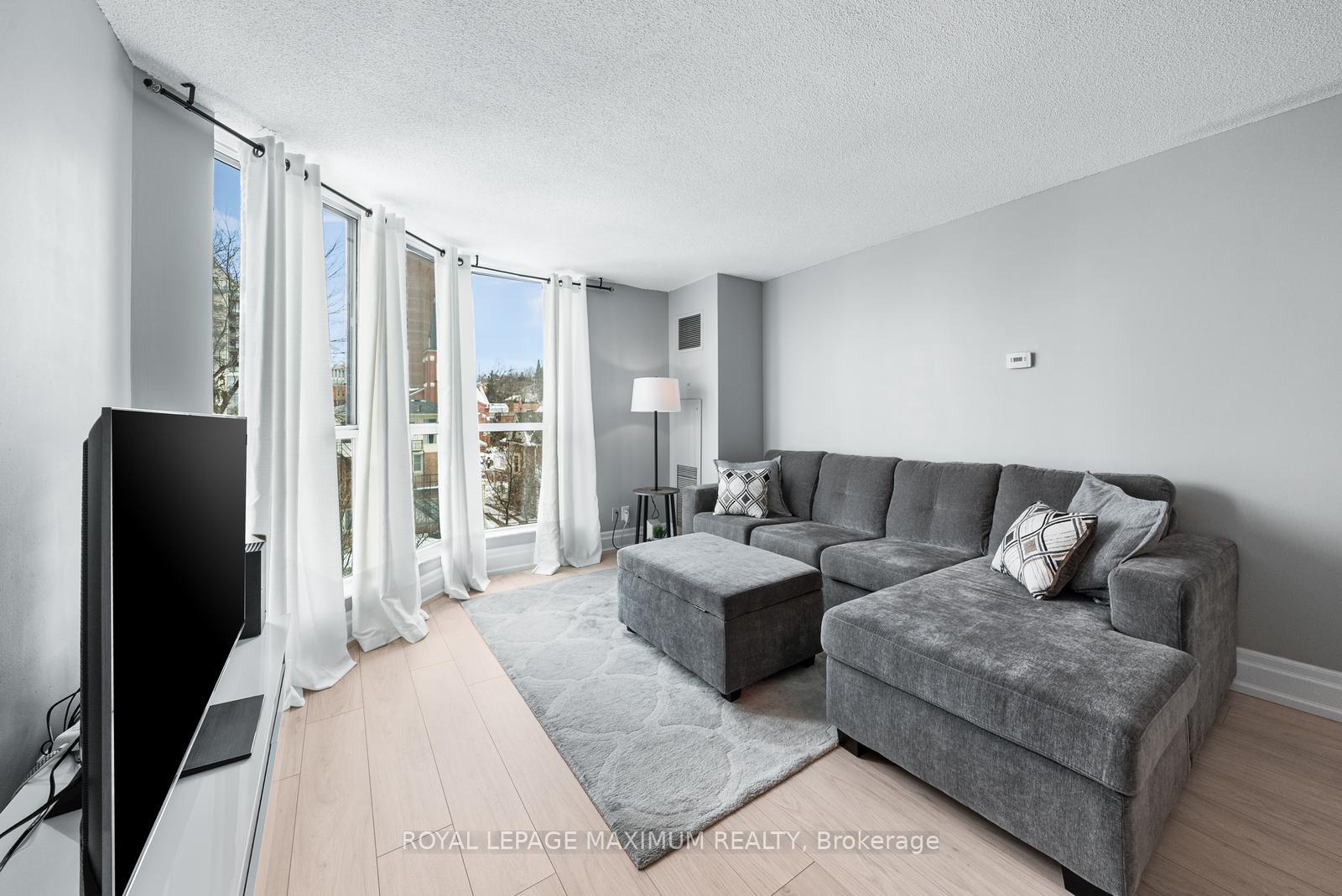 Photo 6 of Unit 601, 150 Dunlop Street E, Barrie, City Centre — HOMEH