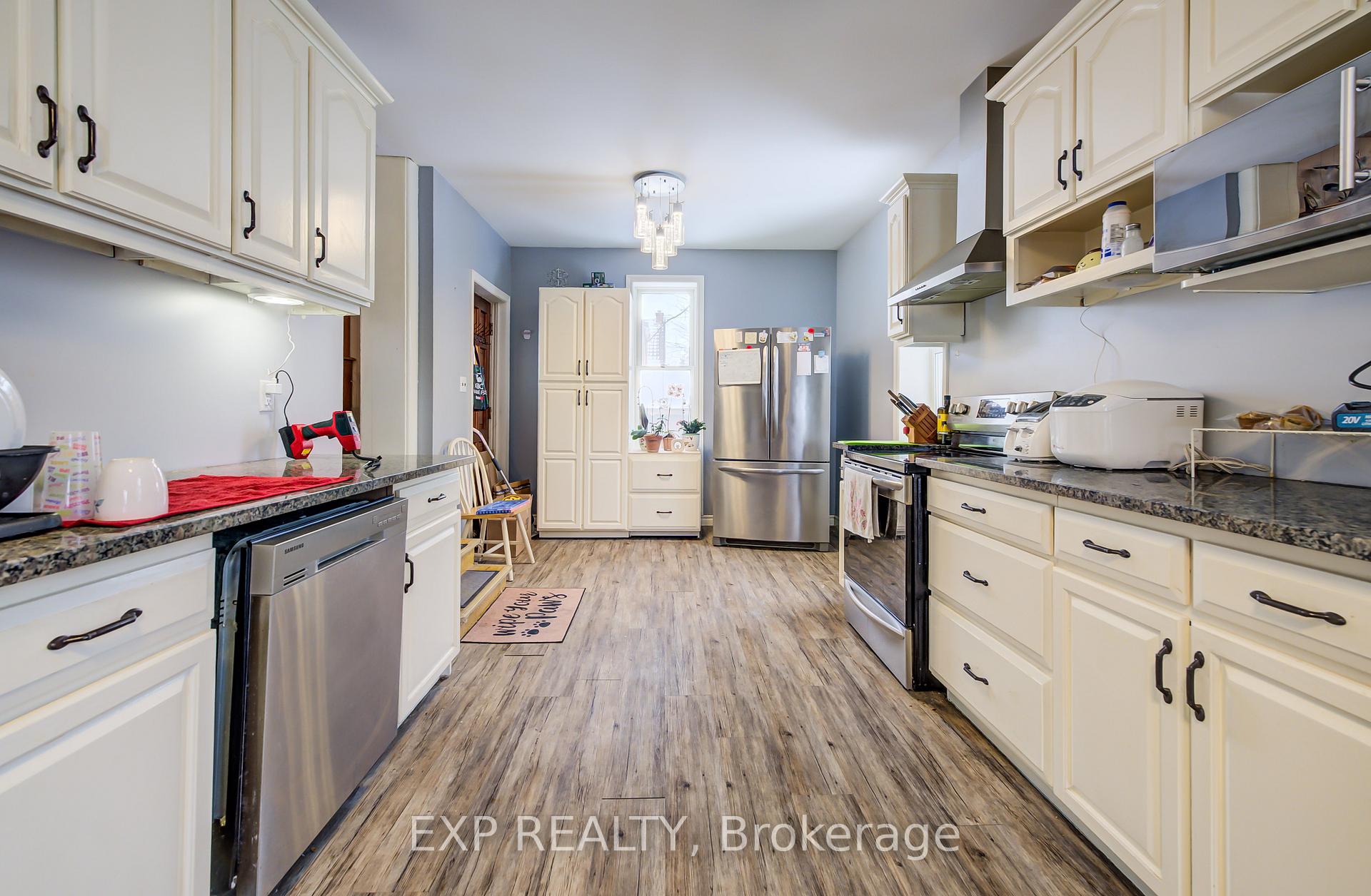 Photo 3 of 105 St George Street, Kitchener — HOMEH