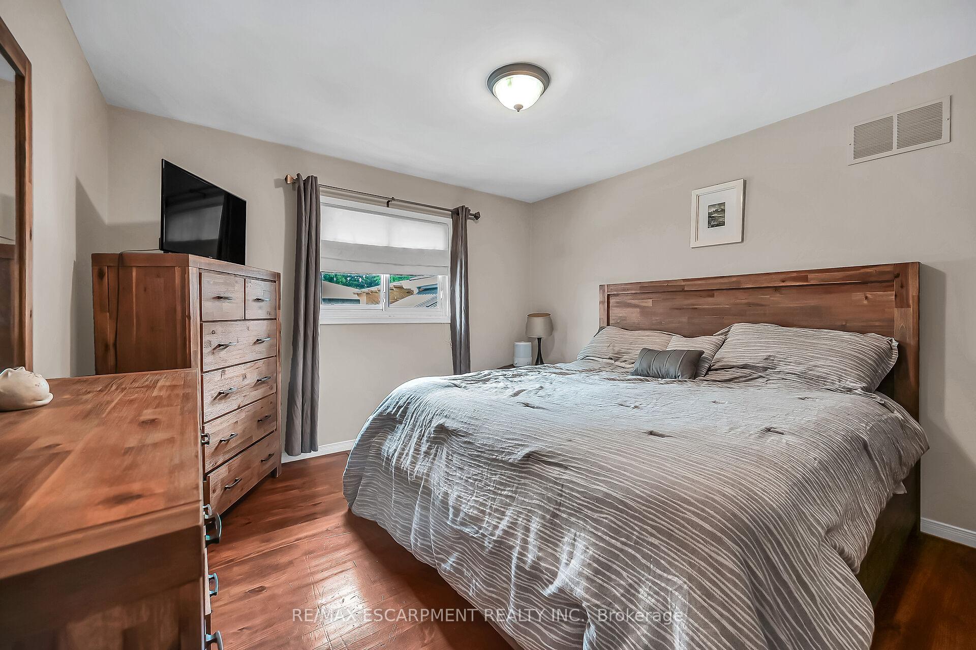 Photo 24 of 4 Clifford Street, Norfolk, Port Dover — HOMEH