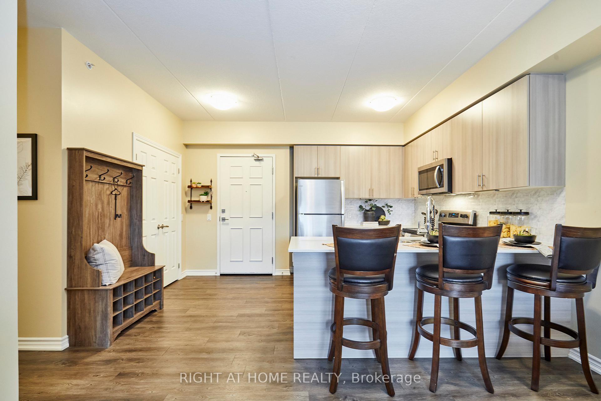 Photo 8 of Unit 201, 290 Liberty Street N, Clarington, Bowmanville — HOMEH